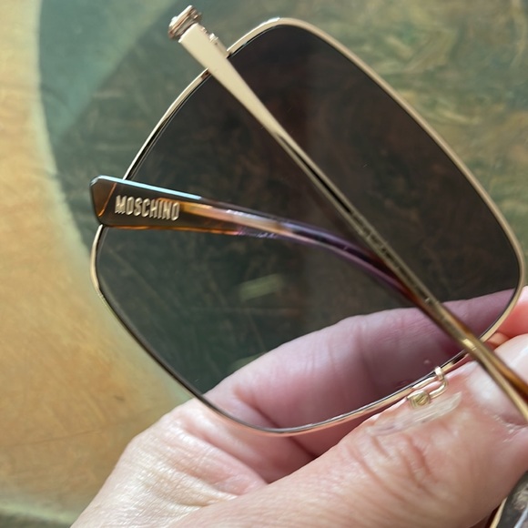 MOSCHINO 59MM Square Sunglasses. New - Picture 9 of 9